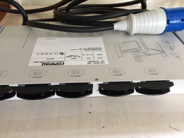 COMPAQ 207591-004 32A-High PDU 200-240v ac  Compaq Power Distribution unit PDU