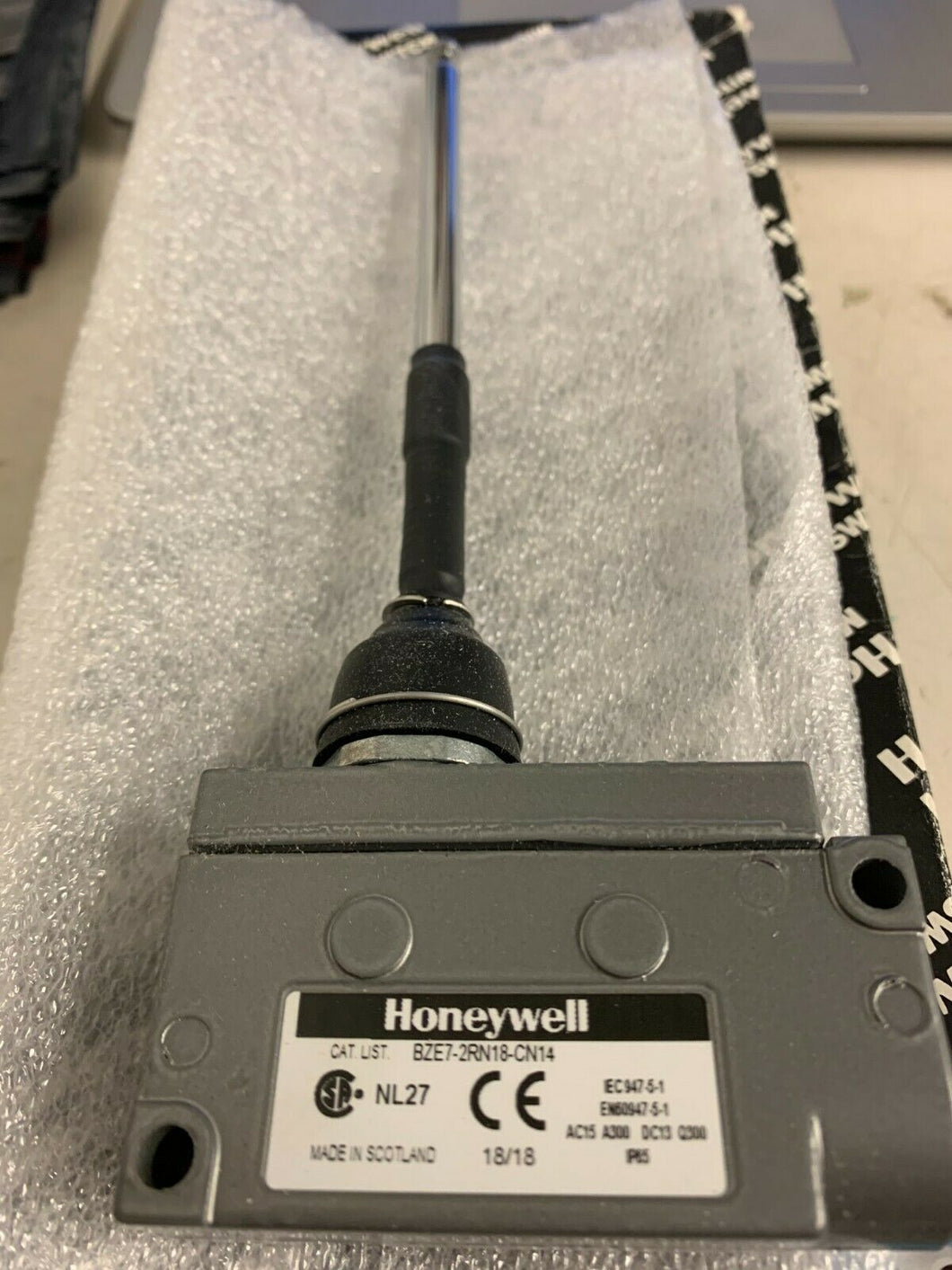 HONEYWELL - BZE7-2RN18-CN14 BASIC SWITCH, 1NO+1NC, SINGLE BREAK, SPDT,